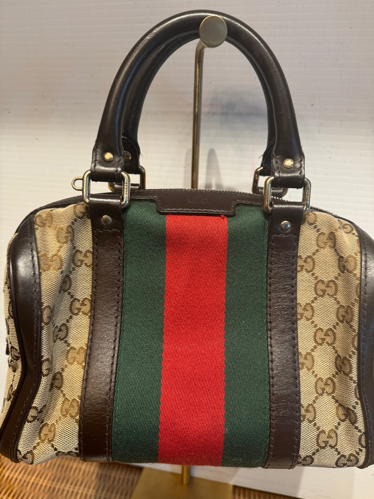 Vintage GUCCI Boston Bag with brown leather handle and piping. Small Size with crossbody strap