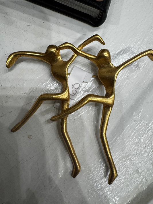1960s dancers matte gold brooch