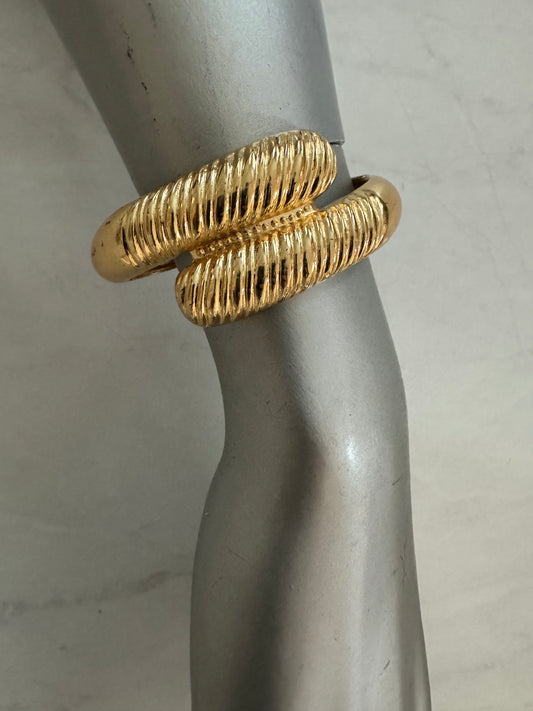 1970s gold tone clamper bracelet