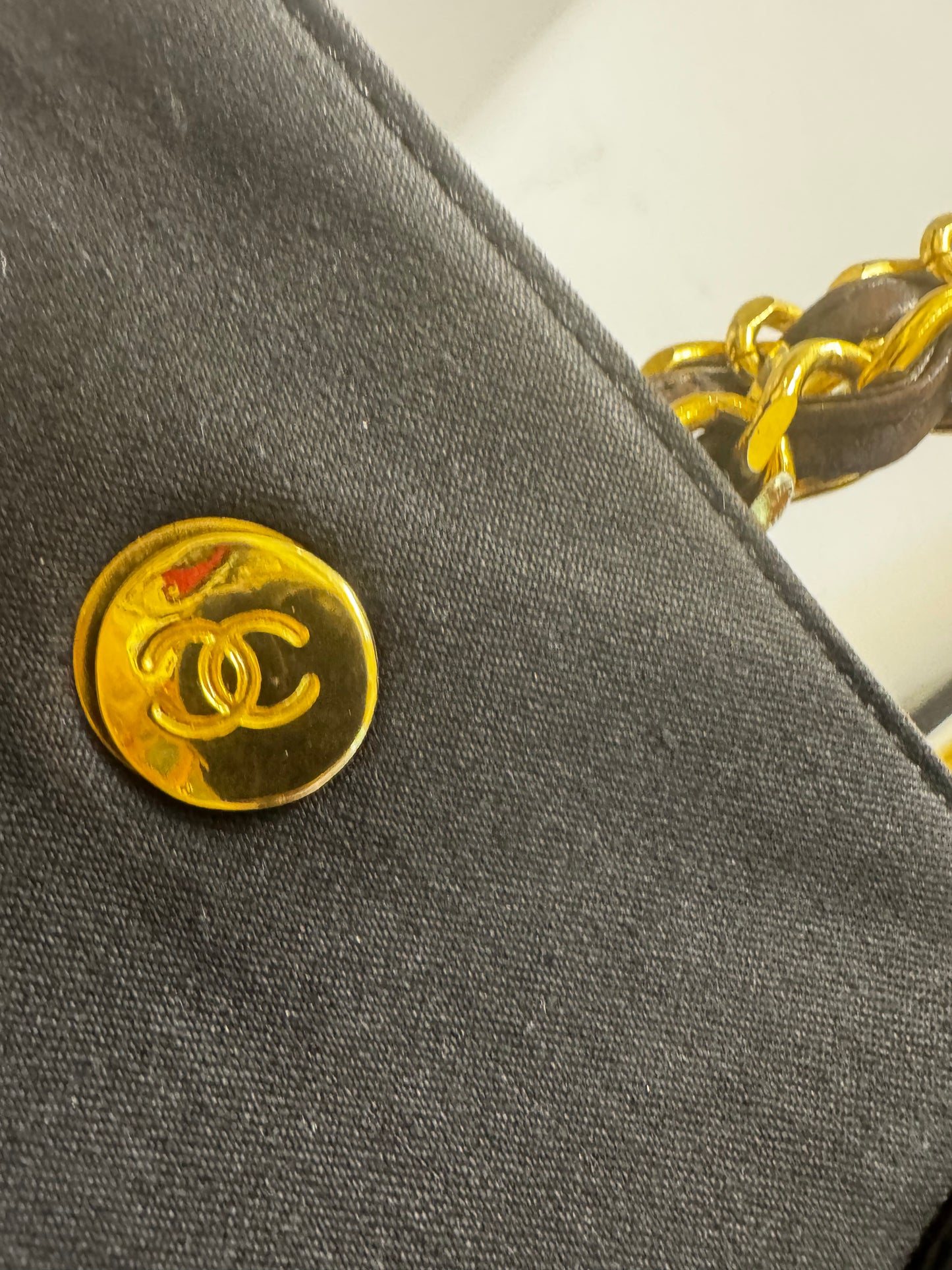 Gorgeous vintage 1980s Chanel black fabric & leather bag