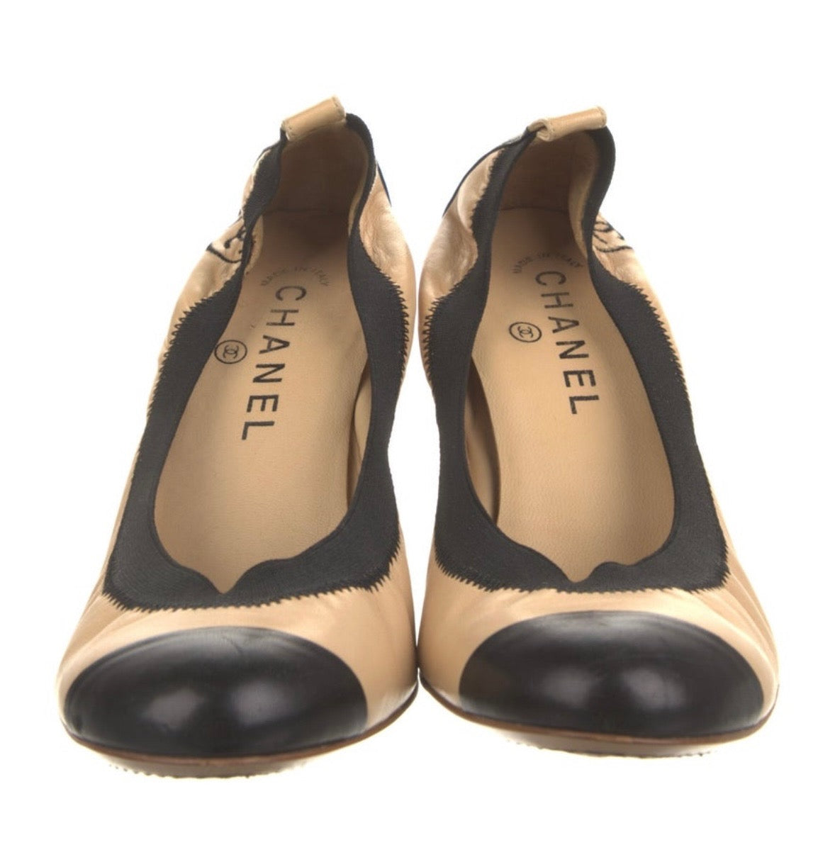 Chanel classic pump  interlocking CC LOGO 
Size : 38/ 8
Classic tan and black