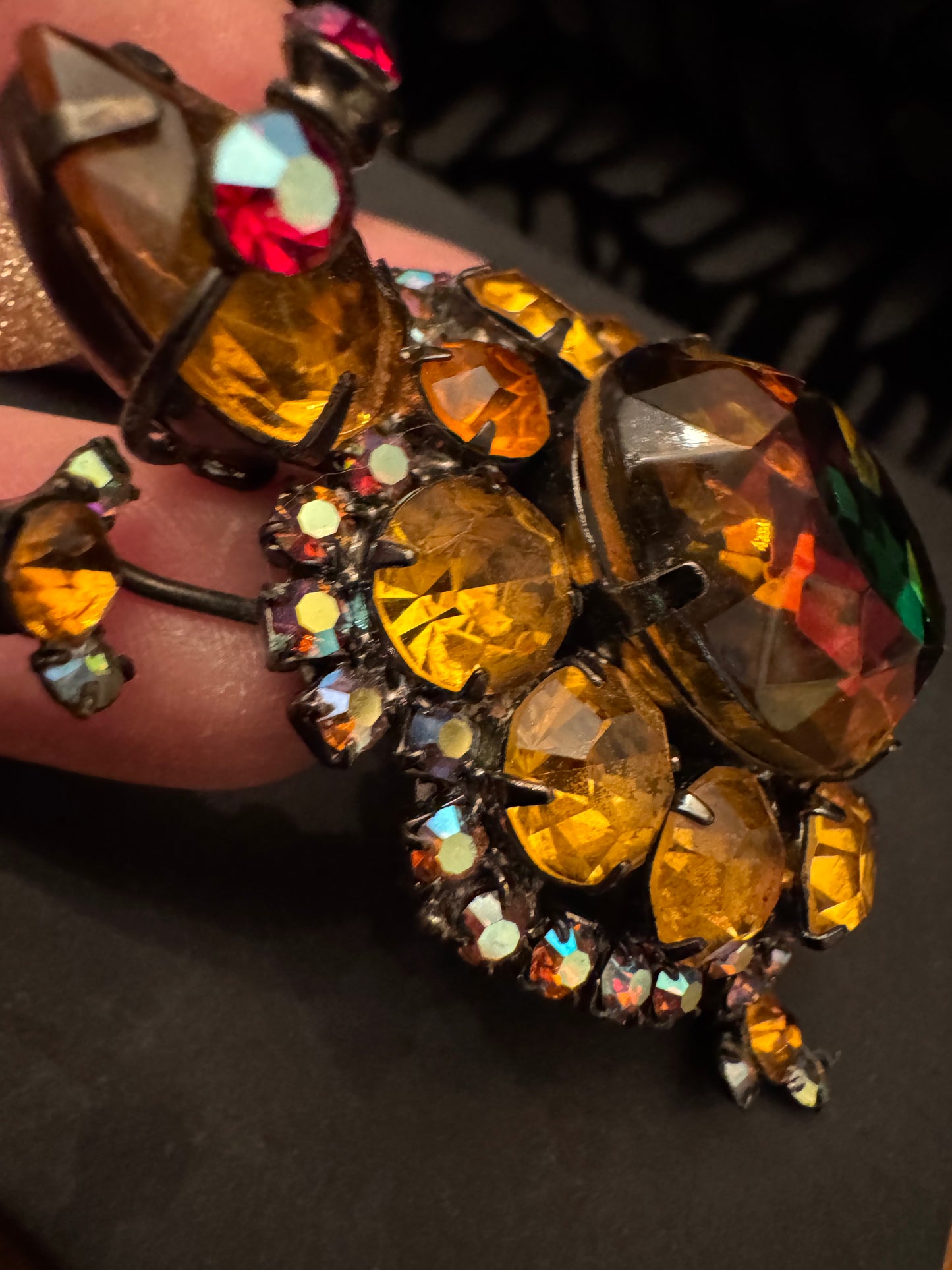 1950s is calling all turtle lovers! This gorgeous RARE Juliana book piece brooch is the perfect gift. It's even so much better in person if that's even possible. Wow!