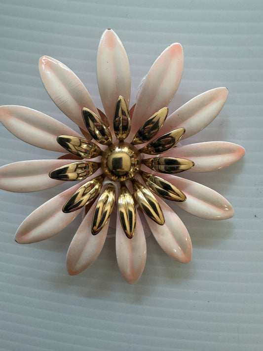 Vintage Sarah Coventry light peach enamel brooch with gold tone center