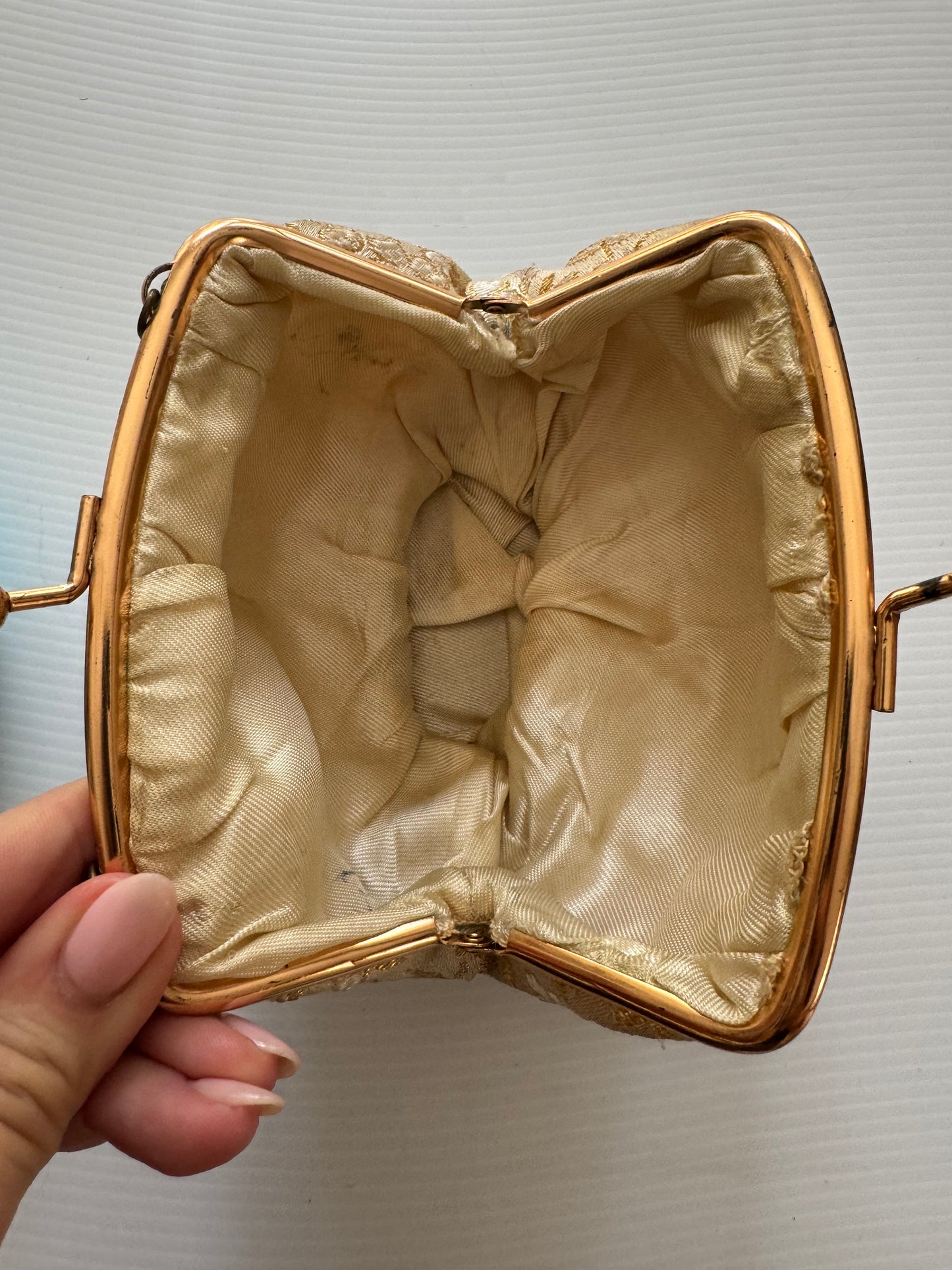 Adorable mini fabric handbag from 1940s