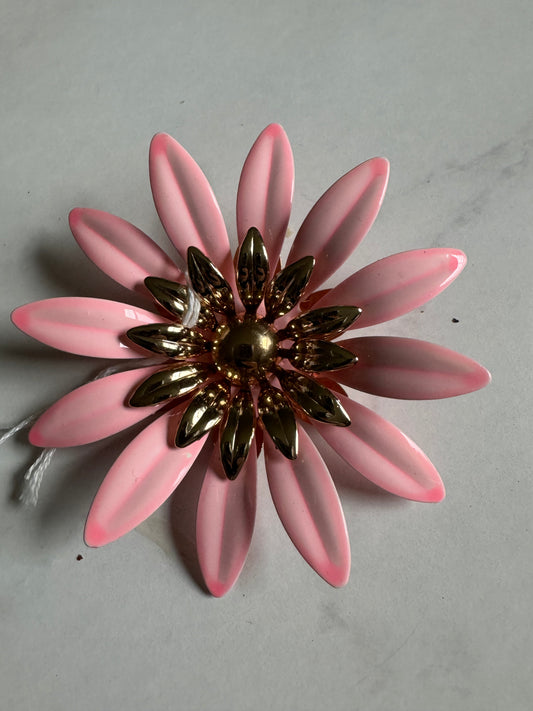 Vintage pink Sarah Coventry flower brooch