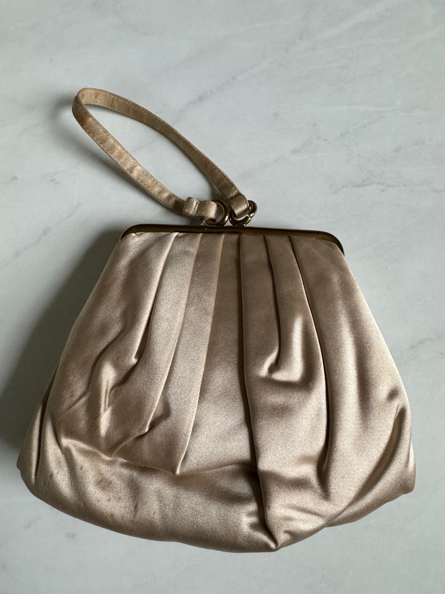 Gorgeous vintage light beige wristlet