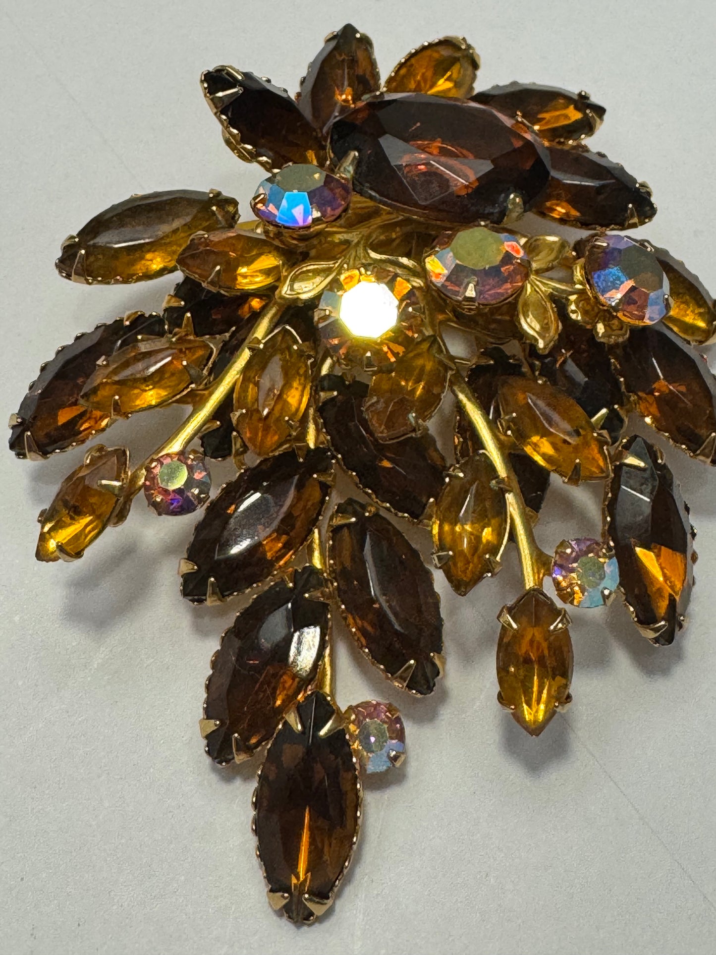 RARE large Juliana (D&E) Amber Navette & Aurora Borealis Rhinestone Brooch — c. 1958–1965 jackpot