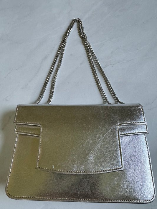 Adorable silver leather bag with double chain strap from 1960s