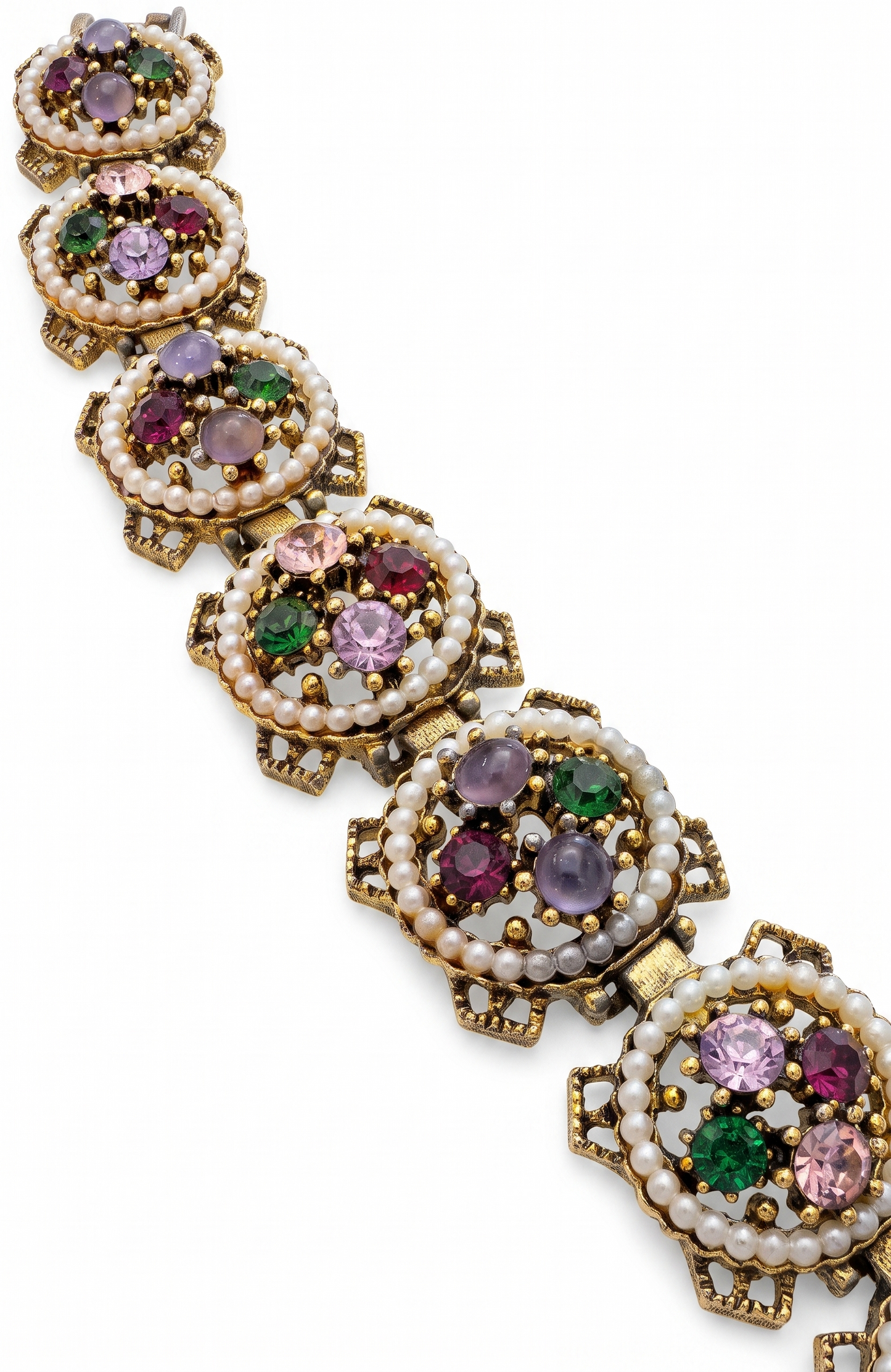 Beautiful 1950s pearl and rhinestone bracelet set in gold tone. Found in Paris