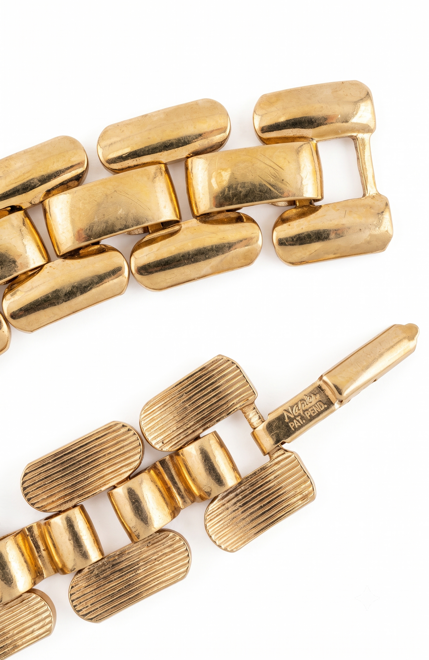 VINTAGE 1980s signed NAPIER gold tone link bracelet